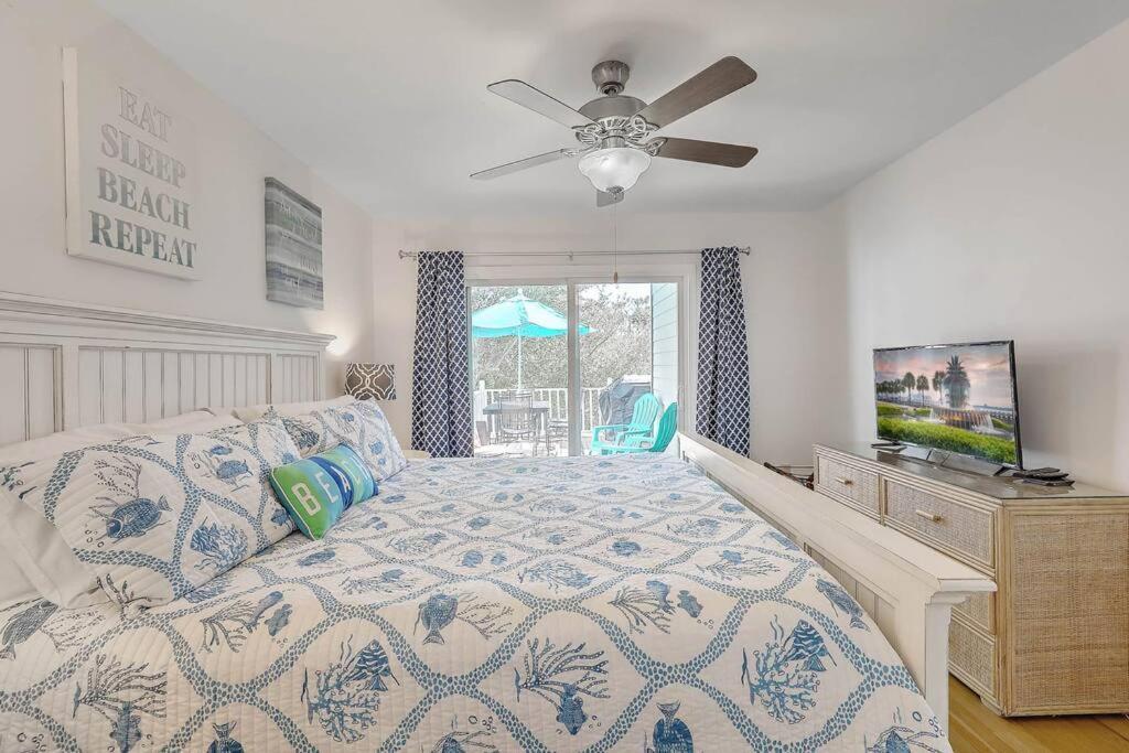 Pelican Bay 13 - Cozy Beachside Retreat! - Beach Access! Isle of Palms Exterior photo